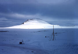 Typical mountain features, topography, around the hamlet of Isachsen.